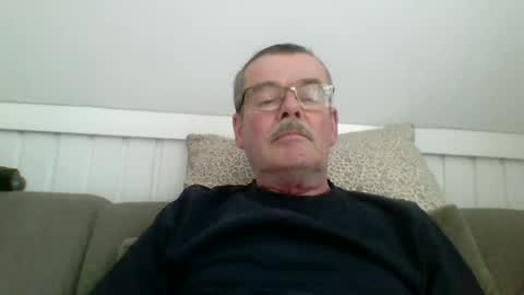 mikael42 online show from April 11, 12:52 pm