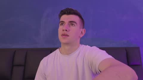 mikael online show from March 31, 4:25 am