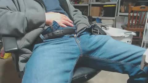 Snapshot of mike694fun chatting on December 11, 10:06 pm mike694fun online show from December 11, 10:06 pm