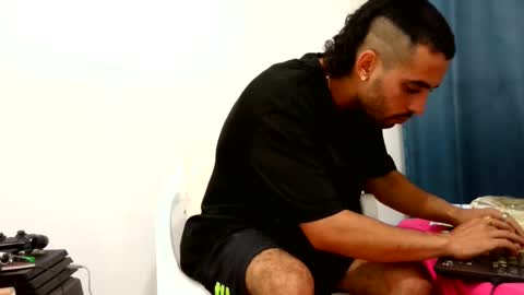 mike_leonrey22 online show from November 11, 3:00 am