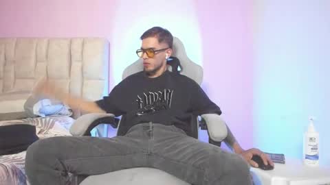 mikebradley15 online show from March 6, 1:35 am