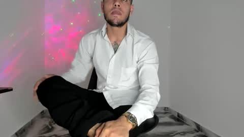 mikee_scooth online show from April 11, 7:45 am