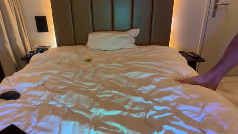 djfuckoff online show from October 19, 12:04 am