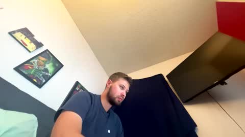 Snapshot of mikey0565 chatting on October 5, 5:11 am mikey0565 online show from October 5, 5:11 am