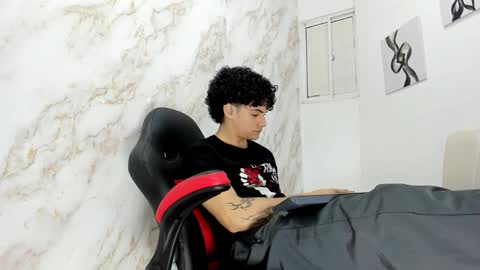 mikey_banji online show from November 23, 9:37 pm