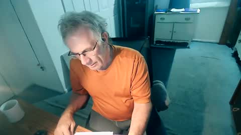 Milehi1958 online show from January 14, 3:57 pm