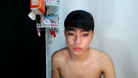 mingkla_man online show from February 5, 6:15 pm