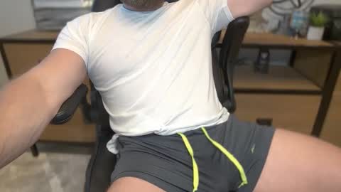 Snapshot of mister_dilf chatting on September 22, 2:05 pm MISTER DILF online show from September 22, 2:05 pm