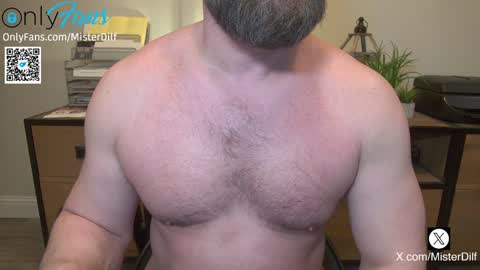 Snapshot of mister_dilf chatting on January 24, 12:42 am MISTER DILF online show from January 24, 12:42 am