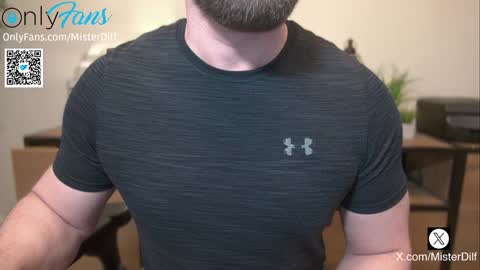 Snapshot of mister_dilf chatting on December 2, 4:18 pm MISTER DILF online show from December 2, 4:18 pm