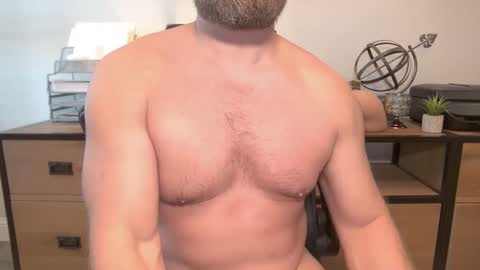 Snapshot of mister_dilf chatting on October 6, 4:00 pm MISTER DILF online show from October 6, 4:00 pm