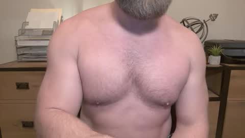 Snapshot of mister_dilf chatting on October 18, 6:13 pm MISTER DILF online show from October 18, 6:13 pm