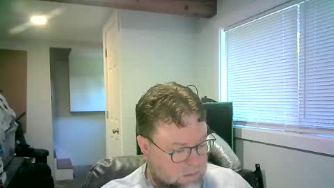 Mr. Happy online show from June 15, 4:10 pm