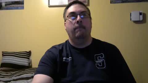 Snapshot of mmr45 chatting on October 9, 5:12 am mmr45 online show from October 9, 5:12 am