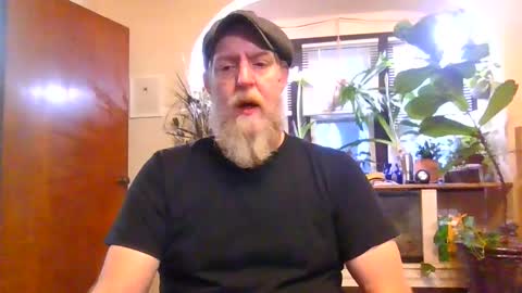 moeblick online show from December 5, 1:07 pm