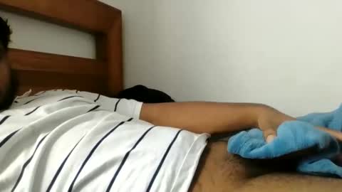 moeydsad4 online show from May 10, 1:07 am