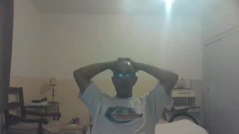 moment71200 online show from January 6, 6:20 pm