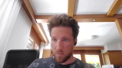 moms_little_monster online show from May 23, 9:37 am