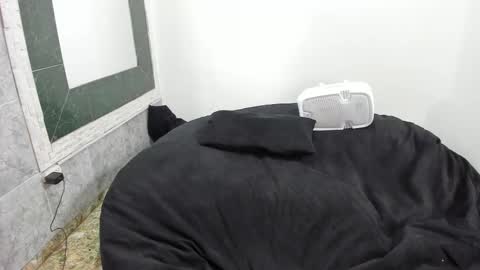 monkeyd_66 online show from February 18, 9:10 am