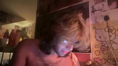 moon online show from April 1, 6:49 pm