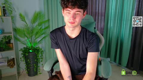 moon_gloww online show from April 6, 3:14 am