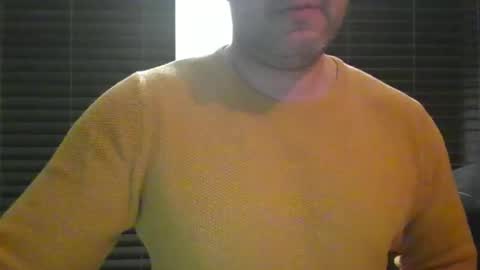 Snapshot of morepassion4u chatting on October 19, 9:29 pm morepassion4u online show from October 19, 9:29 pm