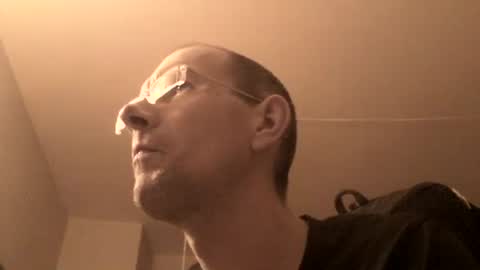 Snapshot of moviem1978 chatting on January 5, 4:59 pm Frederik online show from January 5, 4:59 pm