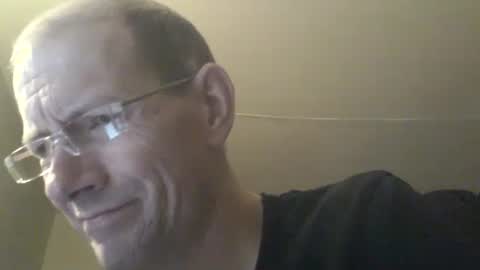 Snapshot of moviem1978 chatting on January 3, 5:10 pm Frederik online show from January 3, 5:10 pm