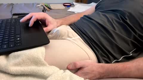 Sequoia-Cocked Hombre de Sur online show from April 12, 2:51 pm