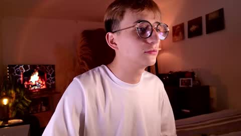 Snapshot of mr_evan1 chatting on October 20, 5:17 pm Mr Evans online show from October 20, 5:17 pm