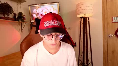 Mr Evans online show from December 13, 7:53 pm