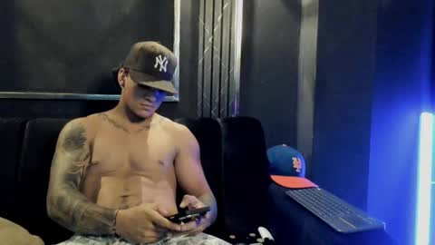 mr_maximo online show from October 15, 5:04 am