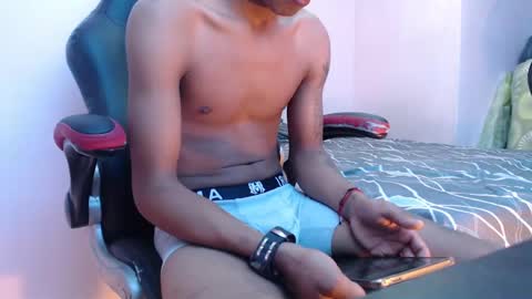 Snapshot of mr_stiven_ chatting on December 27, 2:25 am mr_stiven_ online show from December 27, 2:25 am