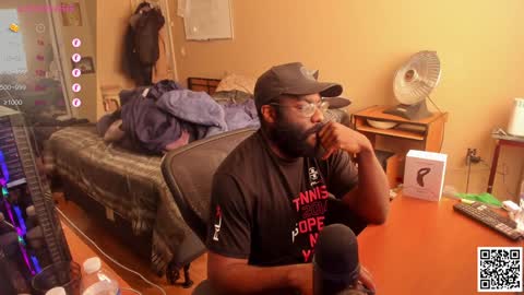 Snapshot of mrchuckdailyxxx chatting on December 2, 5:35 pm Chuck Daily online show from December 2, 5:35 pm