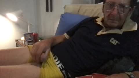 Snapshot of mrgray11xxx chatting on October 19, 3:37 pm mrgray11xxx aussie online show from October 19, 3:37 pm