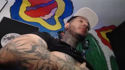 Snapshot of mrmanny__ chatting on February 16, 8:11 pm mrmanny__ online show from February 16, 8:11 pm