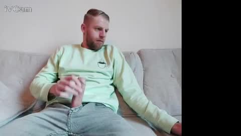 Snapshot of mrnobody6209 chatting on March 3, 7:17 am mrnobody6209 online show from March 3, 7:17 am