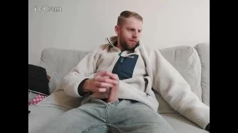 Snapshot of mrnobody6209 chatting on March 6, 11:58 am mrnobody6209 online show from March 6, 11:58 am