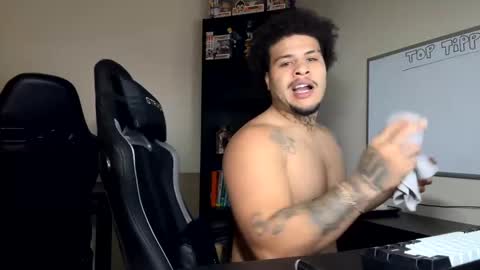 Snapshot of mrtarzanpapi chatting on January 24, 3:02 pm MrTarzanPapi online show from January 24, 3:02 pm