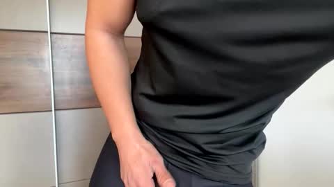 Snapshot of msclboy192 chatting on October 28, 10:29 am MsclBoy192 online show from October 28, 10:29 am