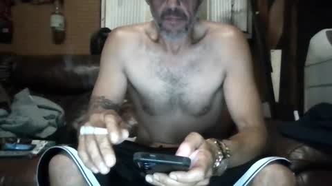 Muffdiver online show from July 13, 9:55 am