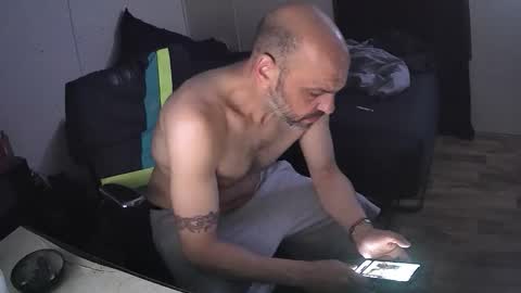 Muffdiver online show from April 9, 7:47 am