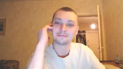 Erik online show from December 16, 8:38 pm