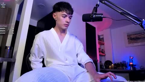 murielkarmesi online show from November 8, 12:58 am