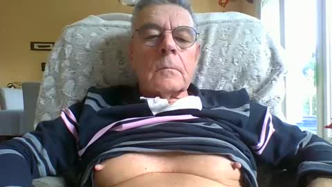 Snapshot of mururoa35 chatting on December 23, 2:17 pm mururoa35 online show from December 23, 2:17 pm