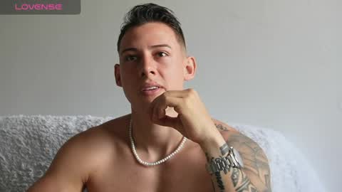 muscle_king_cum online show from May 20, 2:56 pm