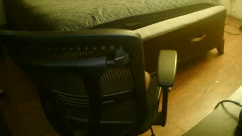 mustenjoyhead79 online show from November 12, 8:57 pm