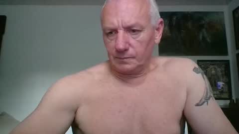 mydaddy2025 online show from September 17, 7:37 pm