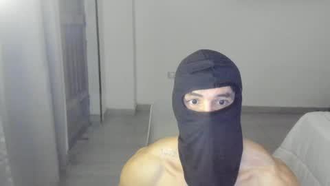 mysterious_muscles online show from April 16, 11:40 pm