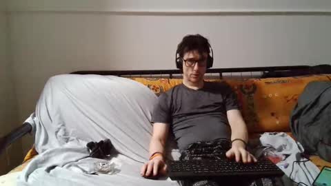 a Ordinary Boy online show from February 14, 6:41 am